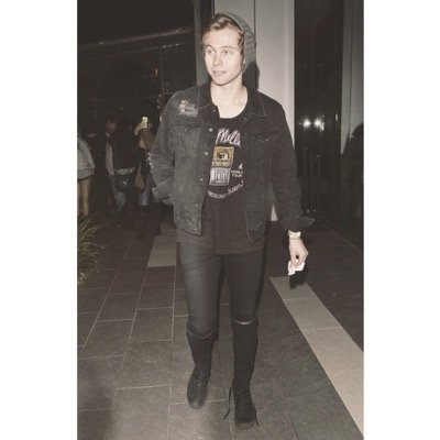free follow from @foodmuke !!