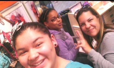 add me on kik @Chantal _bravo follow me on instagram as well @bravochantal i follow back♥♥♥
