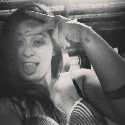 “Alguns dizem que o destino está além do nosso controle, mas a verdade é: Nosso destino vive dentro de nós, você só precisa ser valente o bastante para vê-lo.