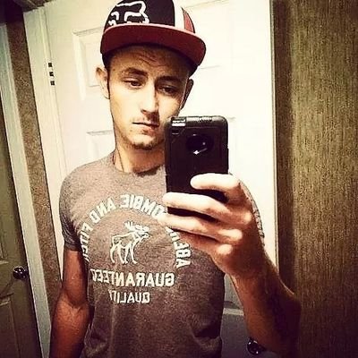 loder_robert's profile picture. y'all hit that follow button