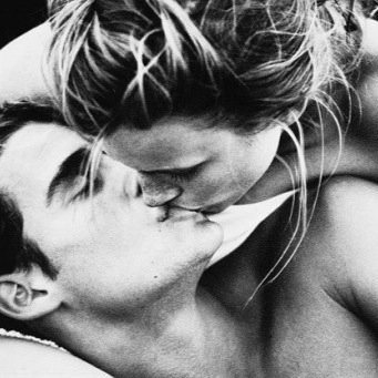 RomanticVibes's profile picture. 