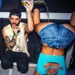 Huntrmooree's profile picture. Rolling Stone Featured WME represented__a small town christian boy__I DONT HAVE FACEBOOK OR KIK. Snapchat;iamhuntermoore