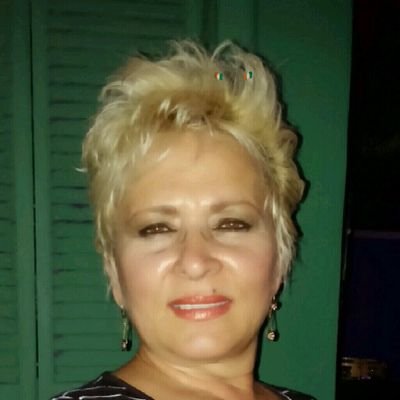 Cubanísima, me gusta la música, las actividades al aire libre y conocer personas de difernetes culturas...