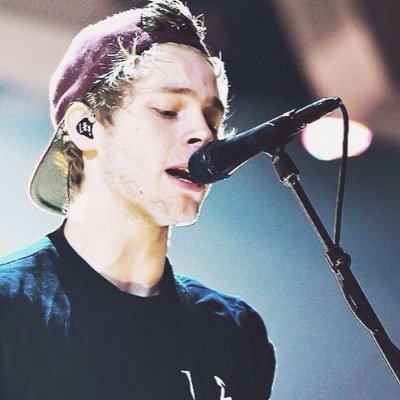 free follow from @sadnessmgc so if you want to thank her, you could go follow her because thatd be super rad of you