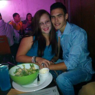 20 años ....estudiante de contaduría publica... relajado...en busca de un pincel para pintar mi futuro....@andrea_materan_