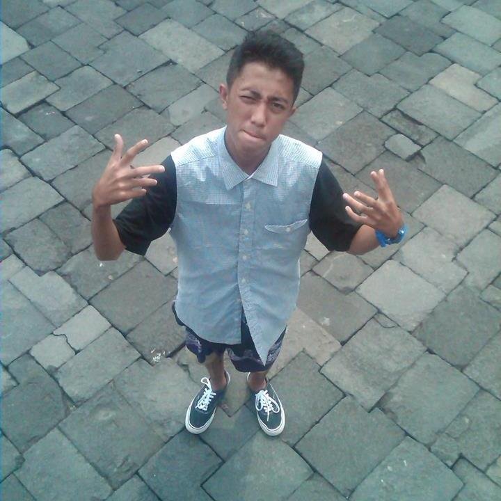 Robayz_Bayz's profile picture. |*Bassist Amunisee_Hardcore|*Bondowoso_Skateboarder|* Love Allah|*XII IPS 2 SmagaBws