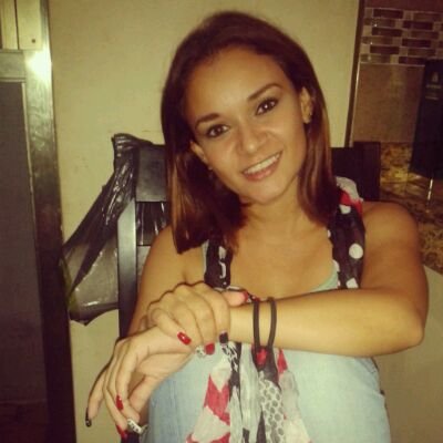 Lo mejor de ser bonita es que tambien me puedo dar el lujo de ser mamona y que se me vea como un atractivo más!!