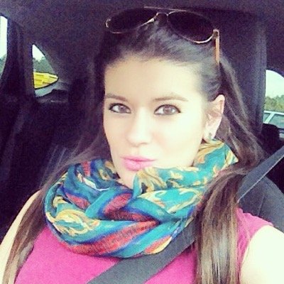 Graduada en ADE. Especialista en Banca y Mercados Financieros. Estudiante MBA.