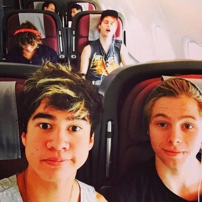 mukeandnarryaf's profile picture. michael girl life is hard, but I survive