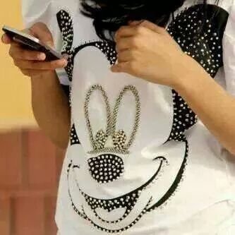 ‏ﺑﻌﺾ ﺍﻷﺻﺪﻗﺎﺀ ﺭِﻭﺍﻳﺔ ﺃﺧﺮﻯ ﻟﻤﻌﻨﻰ ﺍﻷﻫﻞ .. ♥ !
