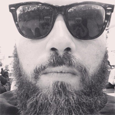34 yo, tv and commercial director, video editor, rugby player, life lover, i used to drive a lot. I play my throat in @theGaiaCorp !IMPROPER TWEETS!