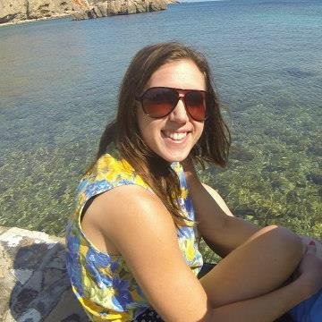 Marine biologist and ecologist. PhD in dolphin ecology and behaviour with @CEBELResearch. A foodie, and wanabe chef, with an over-energetic blue heeler pup