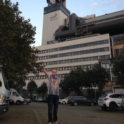 Keeper @t_elfde | stapper | PSV | geniet van het leven | 21 jaar | Summa College Automotive |