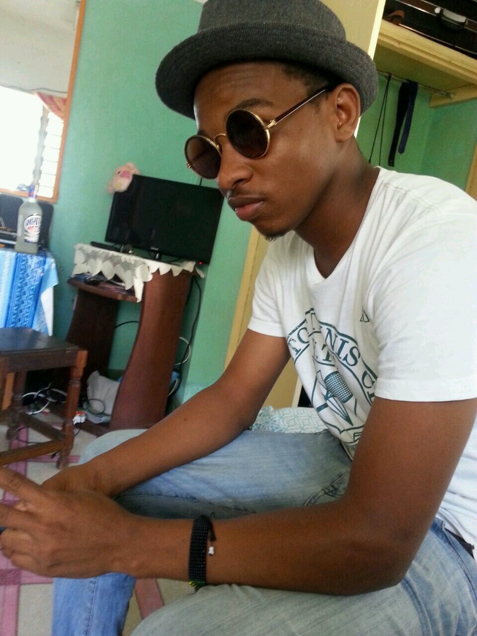 Love iz evrywhere bt doz who r lovd dnt underxtand da language of de loverz heart