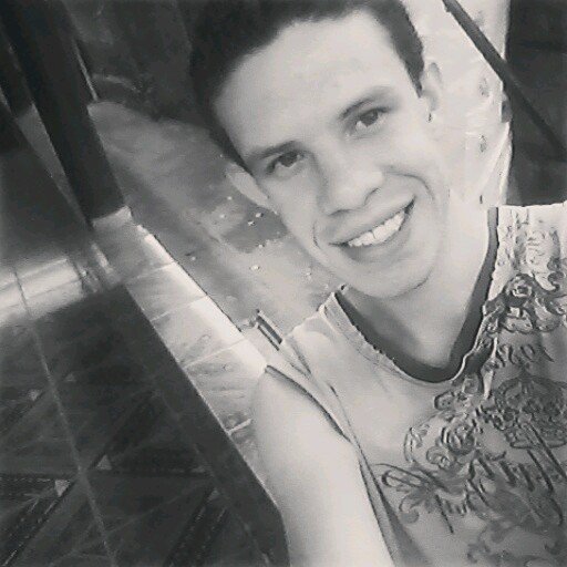 - tiipo eu só quero curtir a vida …
• eu so qro ser feliiz :D 
• levαr α vidα numα boα (ý)
• curtir os bons momentos, e me esquecer dos mαus :) 
• diversão E cu