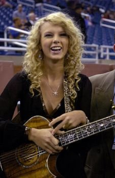 I write songs and sing them. I also see the weirdest things. (#SoWeirdRP|Not Taylor Swift)