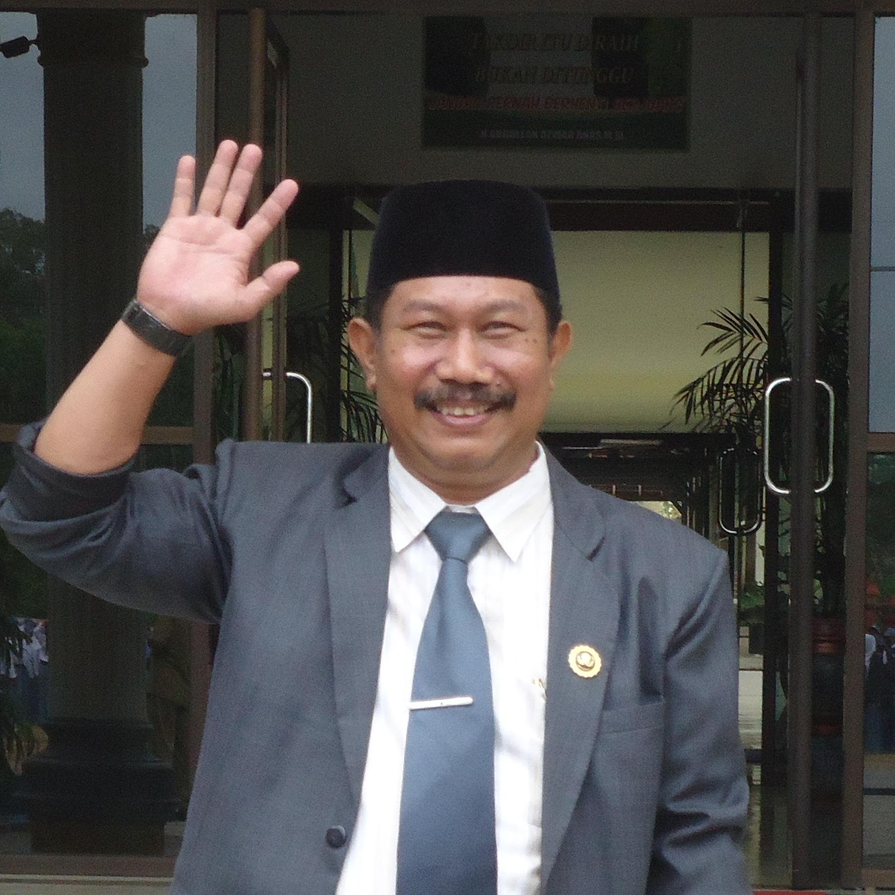 RifaiGentenger's profile picture. saya seorang Supervisor SMP/SMA Kab. Banyuwangi. Aktivis juga dosen di STAI Ibrahimy dan STAIDA Genteng. pernah mengikuti diklat internasional di Turkey.