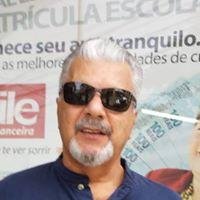Engenheiro vidrado em criar novos engenhos e sistemas empresariais baseados em TIC..