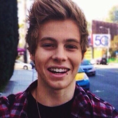 mclivevogue's profile picture. 