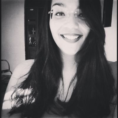 16 anos... Filha do Rei Jesus. Futura estudante de biblioteconomia
