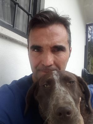 È n'entusiasta de la vita...ancora non ha capito che non è ricambiato.