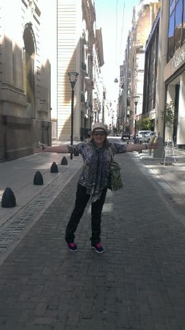 Cuando un árbol cae,todos escuchan el sonido,pero cuando un árbol crece nadie lo oye.Proverbio persa