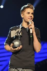 @justinbieber love you ever since i was a child plzzz don't break my childhood love it'you plz follow back soon and i adore@selenagomez she's the love of my li