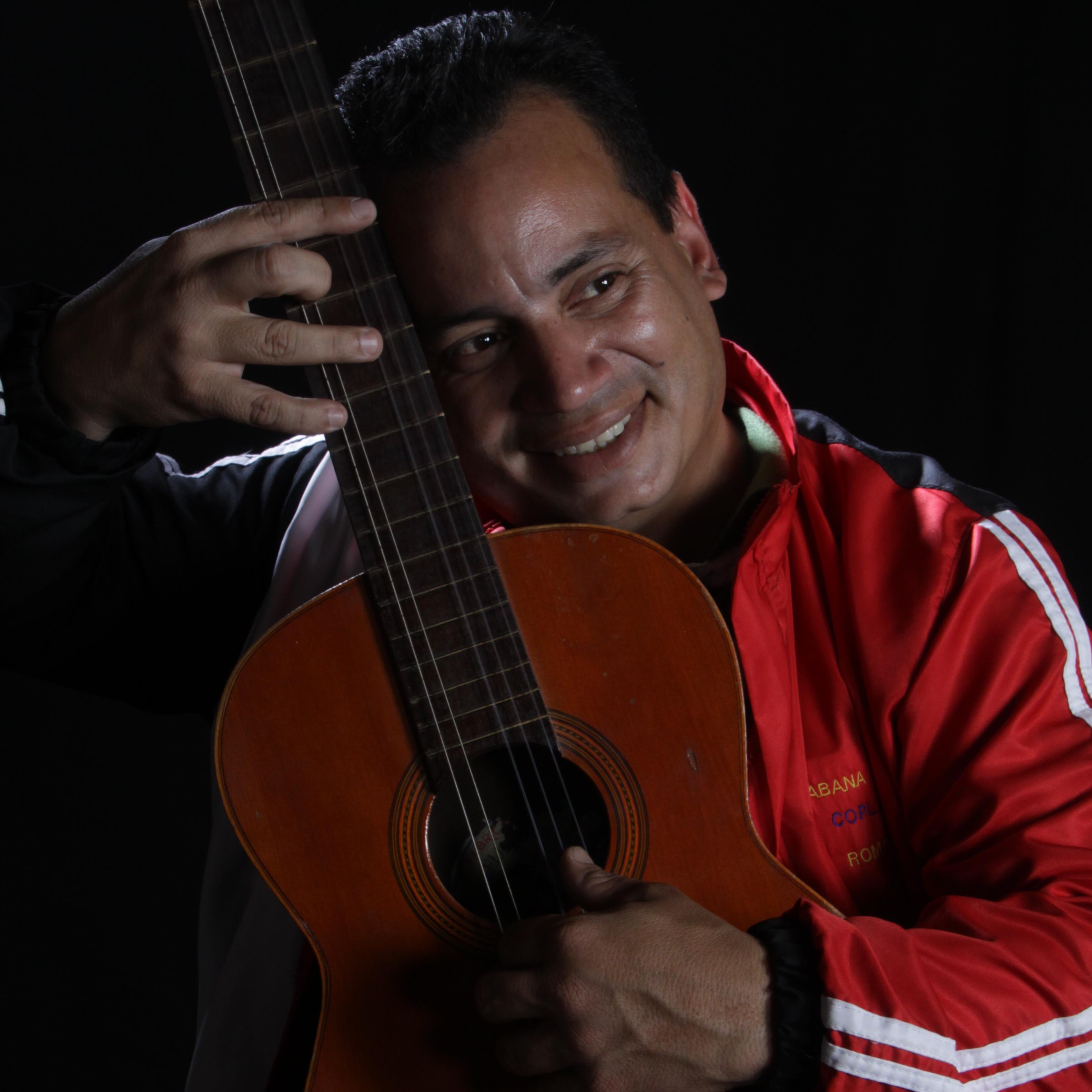 locutor, musico y defensor de nuestra cultura y raices. Locutor de http://t.co/hV4UAaugiK Nuestra 90.9 fm. Sabana, copla y romance los sabados a las 12 pm