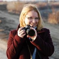 Nature Photography is my passion, and secondary, Painting. In 2007 I started working on http://t.co/w0cU60dceP and I'm proud of what it became.