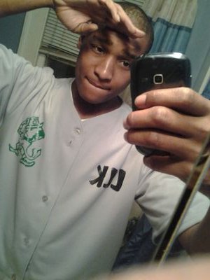 MrTaggart1's profile picture. Blunt new York trend is the best if u dnt follow bk I will unfollow u.