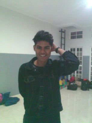 Keep your hopes up high and your heads down low | bassist @ras_brada #PejuangSenyum #BigMonkey #420♣