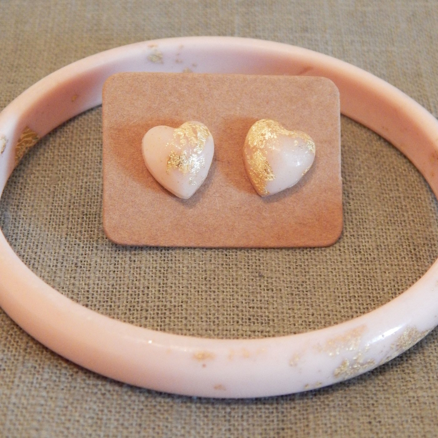 Handmade Resin Accessories & Home Wares. Constantly creating in Resin, based out of my home workshop in Streatham, London.