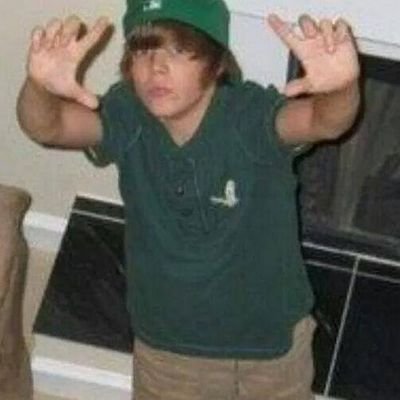 justin followed me 24/10/14  ♛