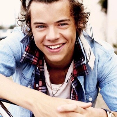 HEY PLEASE FOLLOW @hesxxlwt THANK YOU
