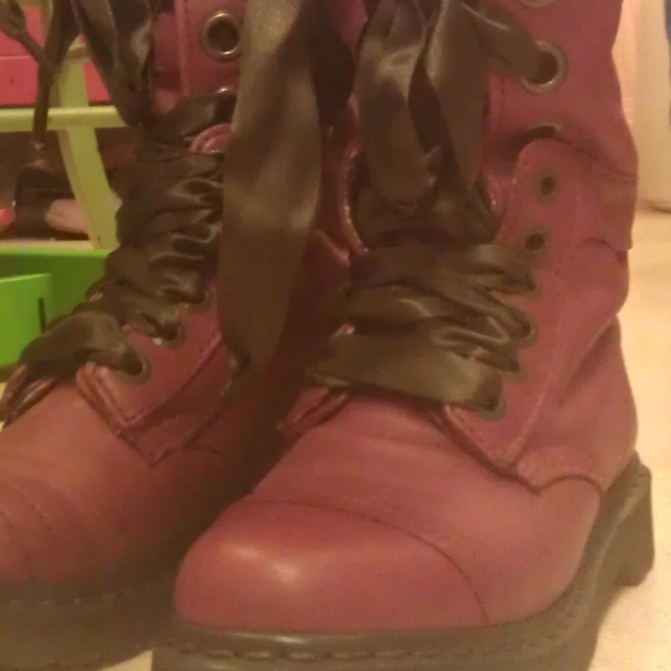 GrungeGirlsRock's profile picture. 