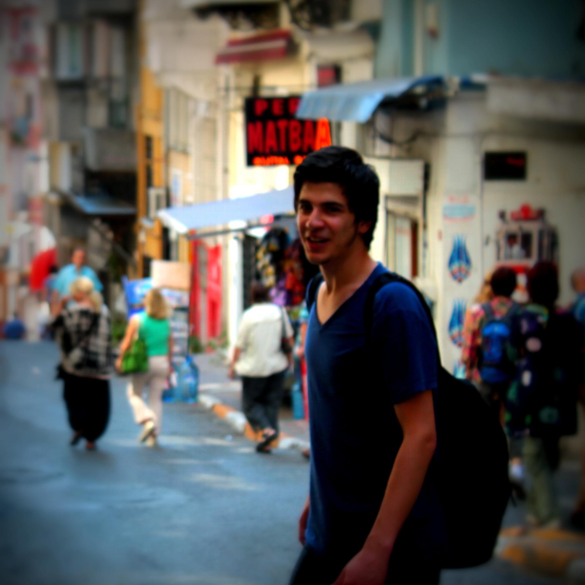 onurturkolmez's profile picture. kesin kimyacısın?