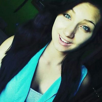 Profile Picture of Jennifer Stapleton (@stapes1997) on Twitter
