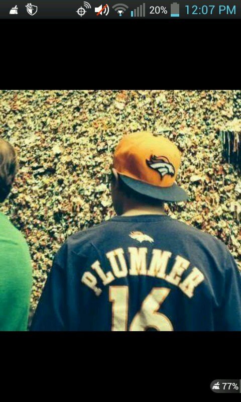 Senior at RHS. Die hard Broncos and Twins fan! #godeacs follow me on instagram: @JustinSully07