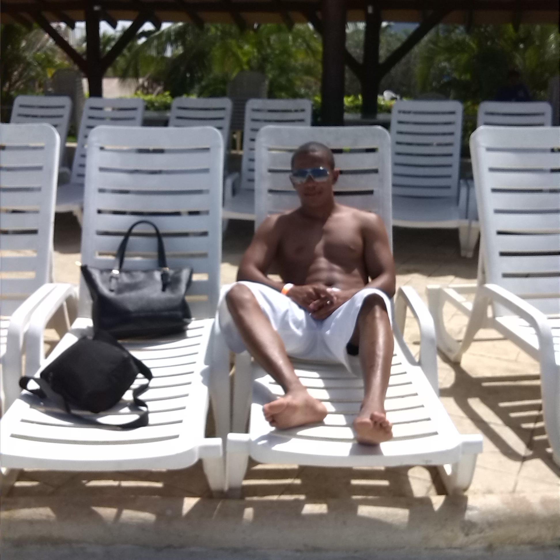 planez09's profile picture. 