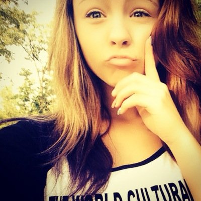 Aka_Emily480's profile picture. ❤️i drowned all my butterflies i had for u in vodka❤️