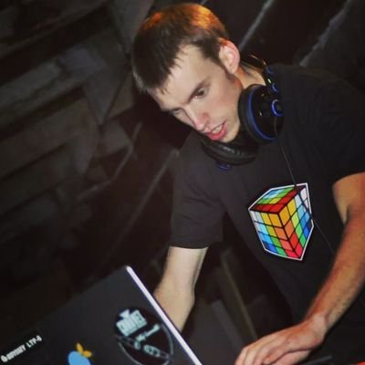 DJ and music producer just trying to live out my dreams!