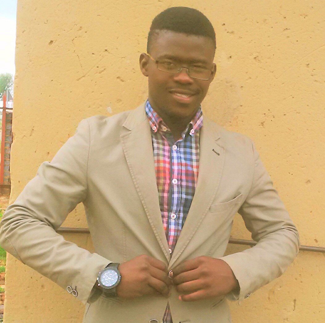 ThatGuy_Sfiso's profile picture. You looked at my bio so why not just follow ME!!!!(•_-)not full of myself just love myself more then anything don't you????