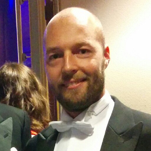 Pappa till tre, översjukhusfysiker, öbo och doktor