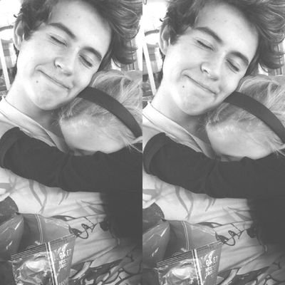 GO FOLLOW @GLITZINGGRIER!!!11111!!11!!!