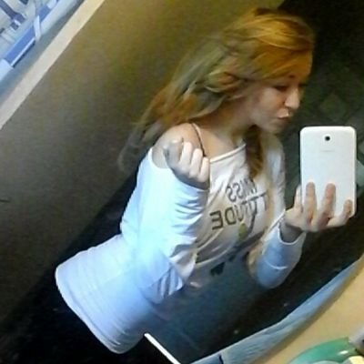 Sophzsophie's profile picture. Bellydancer⚫College