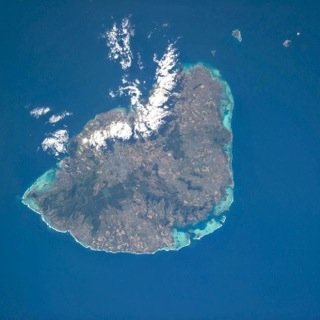 100 percent Mauritian. Above the cloud. Born in an island. Living in a city. Known worldwide. Fan of twin-engine #avgeek #PaxEx #FlyLongRange