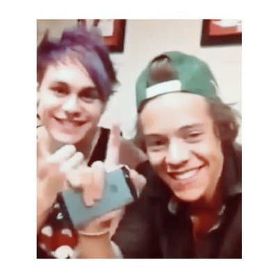 FOLLOW @camilasirwin AND @malumftharold