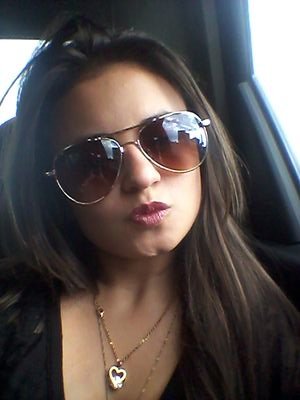 Pamiiliin's profile picture. :) La felicidad para mi consiste en gozar de buena salud, en dormir sin miedo y despertarme sin angustia.