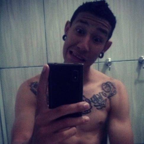 Biografia é o caralho,não se pode descrever tua vida,viva ela,foda com ela e se foda....

http://t.co/EfscFaPpwk