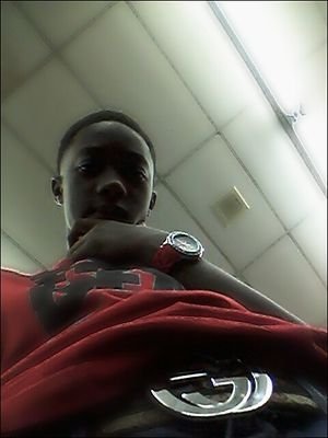 stay live ... Gucci , Lv , proda I got brands on me 
#12gangg #jugg #countup Ig:walking_touchdown